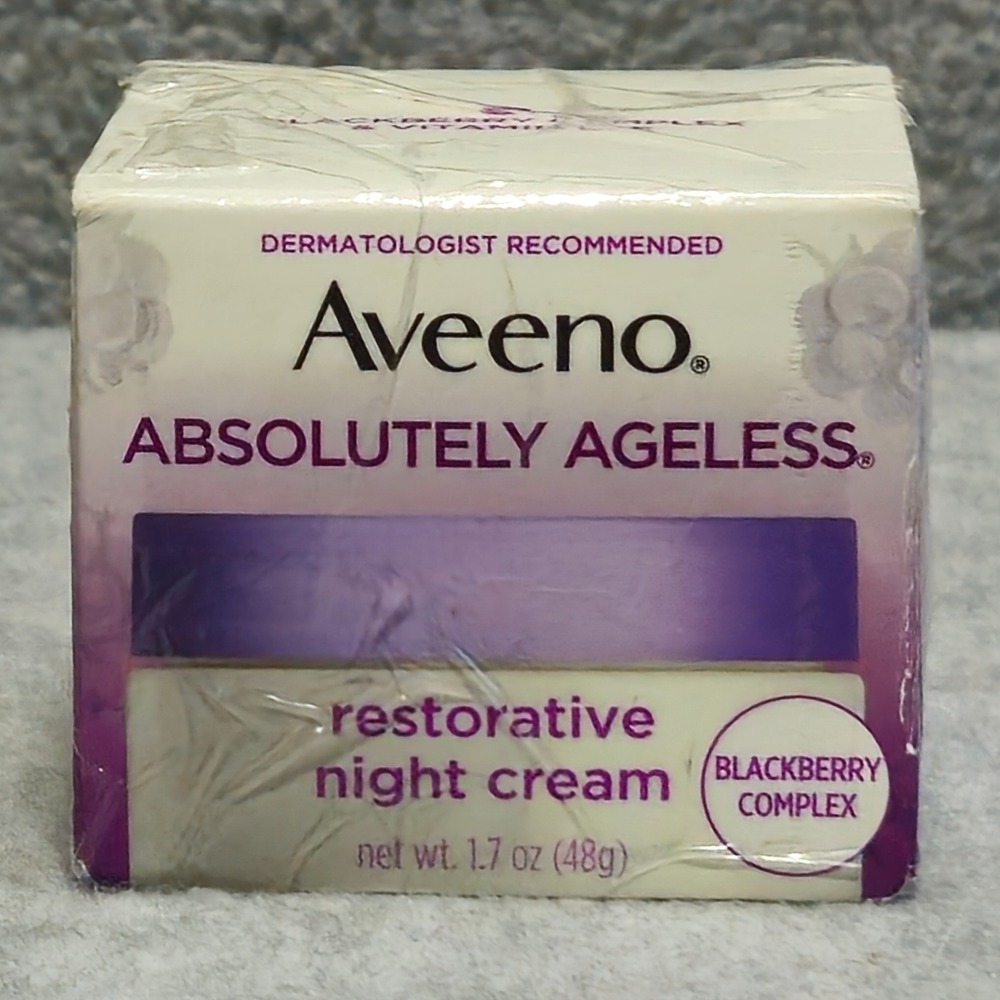 Aveeno Absolutely Ageless Restorative Night Cream Women 1.7oz Blackberry Complex